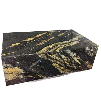 Mesa de centro con bloques de granito Cosmic Gold
